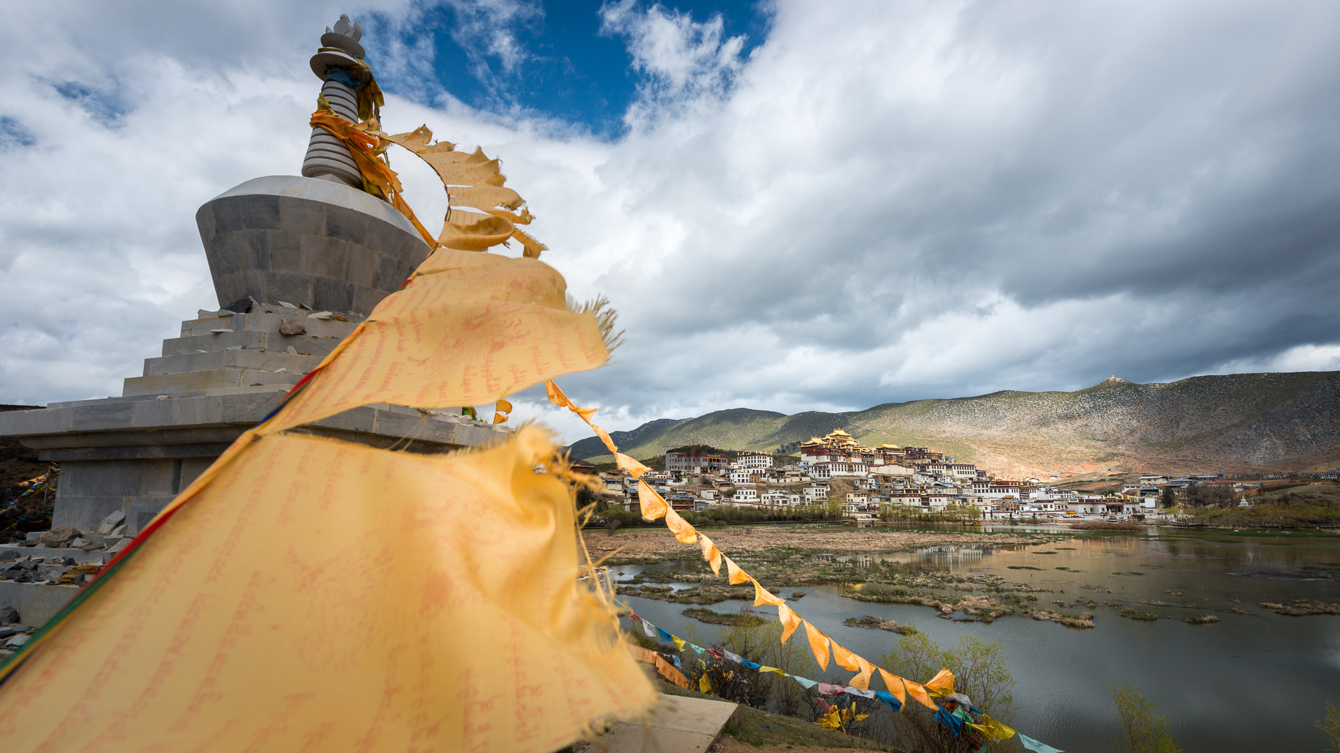 SongZanLin monastery is the largest Tibetan Buddhist monastery in Yunnan province