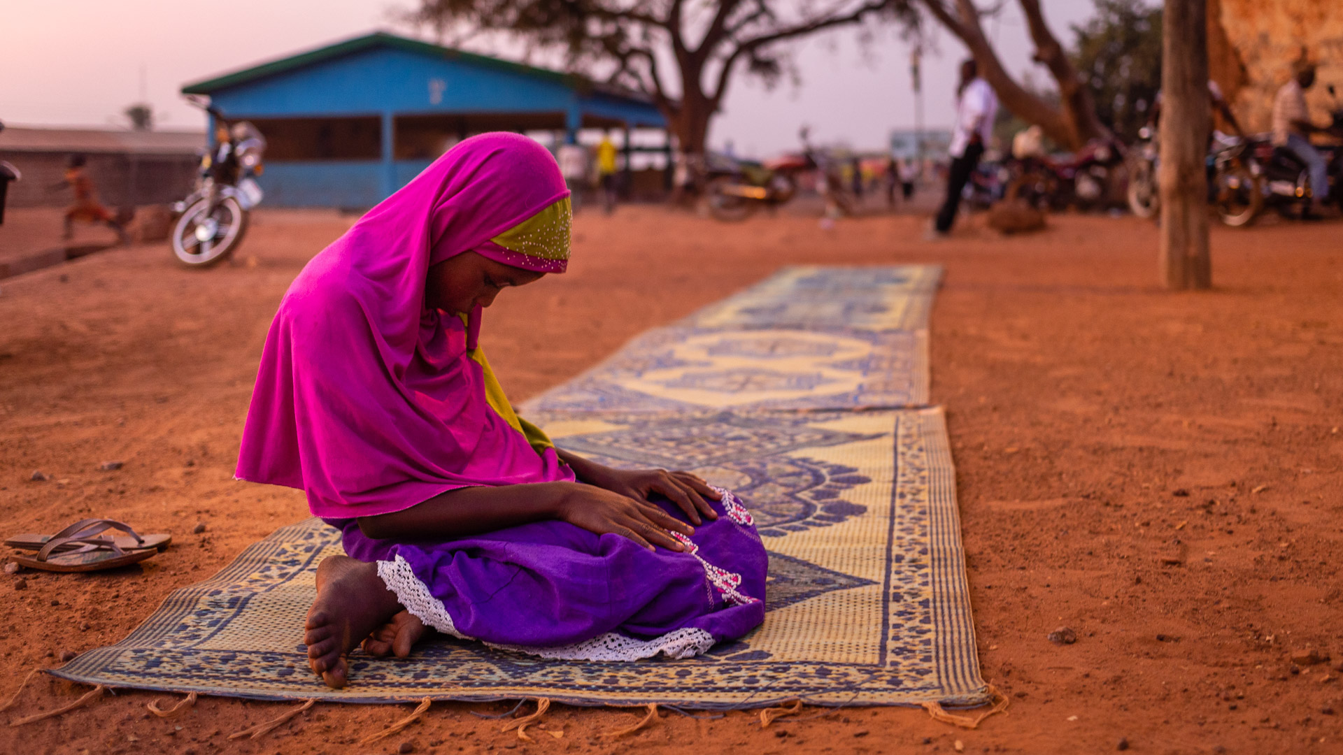 The Posture of Prayer: A Look at How Muslims Pray - IMB