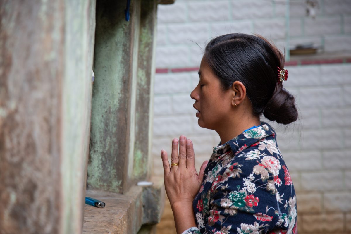 The Posture of Prayer A Look at How Buddhists Pray International