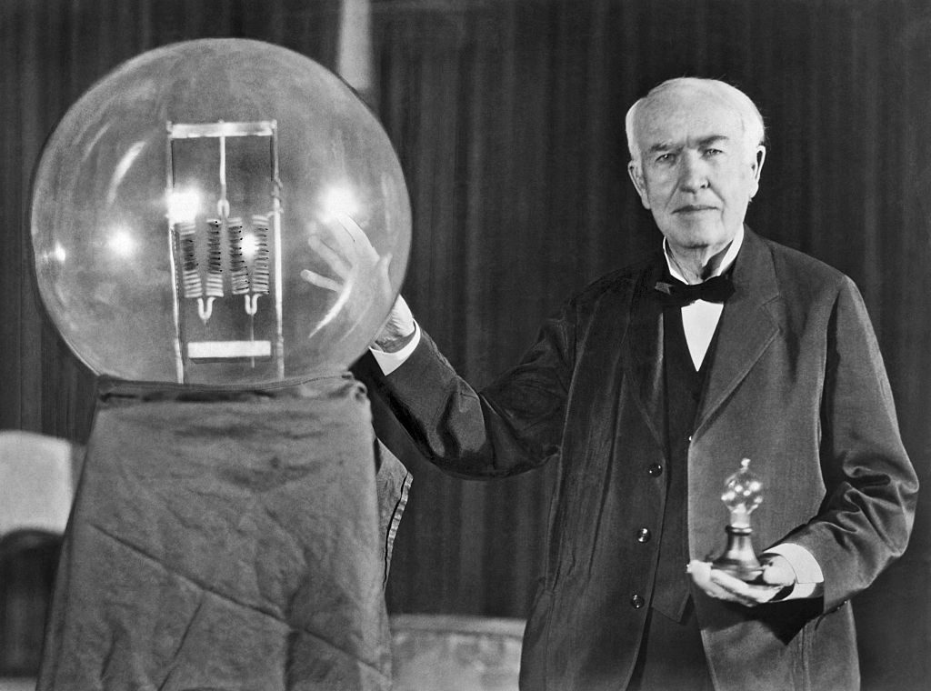 1879 Dec – Edison Demonstrates Incandescent Lightbulb (Commons by Flickr)