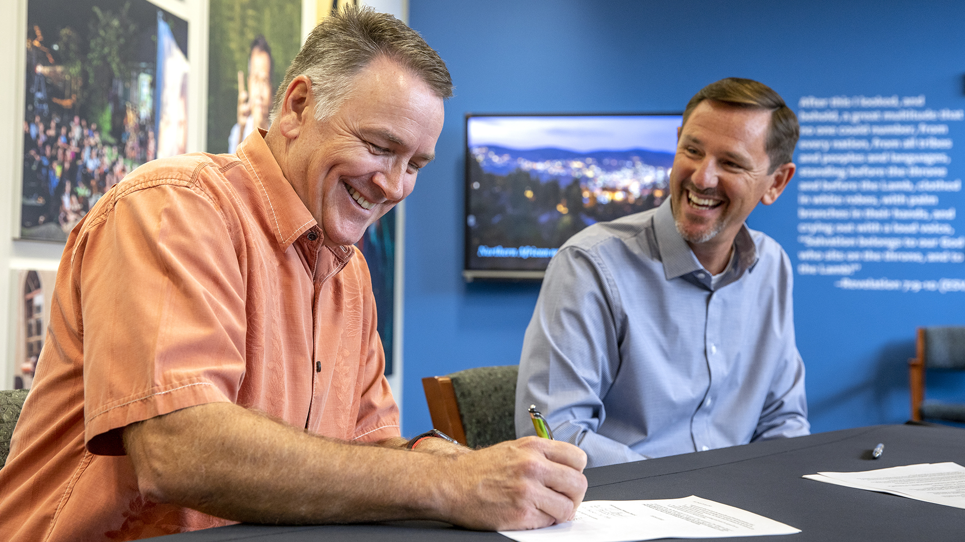 Chris Martin (left), executive director of the Hawaii Pacific Baptist Convention, and Paul Chitwood, IMB president, signed a three-year partnership agreement on August 31, 2020, at IMB’s Richmond, Virginia, home office. After welcoming Martin and his wife, Wendy, to Richmond, Chitwood affirmed the existing relationship between the two entities and the shared commitment to the Revelation 7:9 vision. (IMB photo)